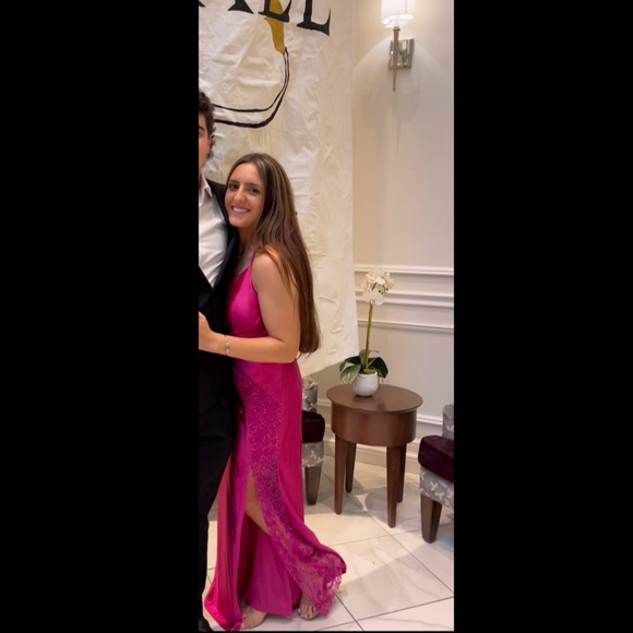 formal dress! (Magenta color) around size 6/8 - Picture 1 of 4